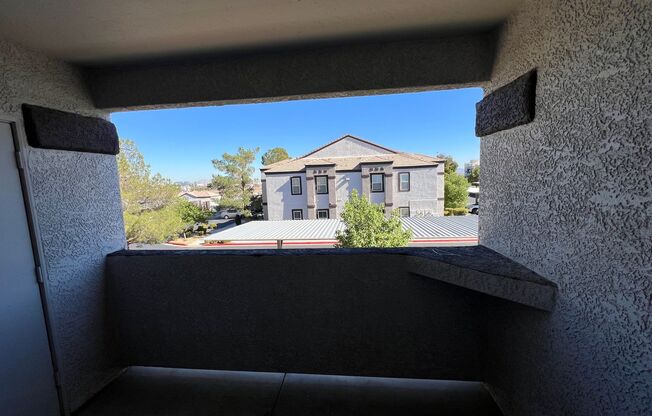 3 beds, 2 baths, $1,710, Unit # 2072