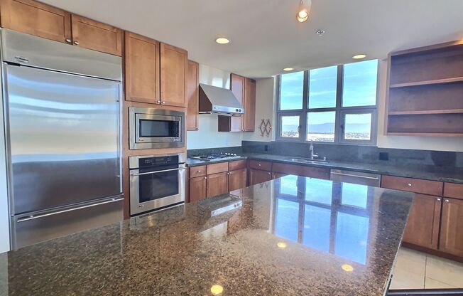 Fantastic 2 Bed/2Bath Penthouse with Panoramic Views at City Heights