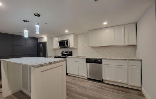406 S. Durham St./2 Bedroom + Den, 2 Bathroom Townhouse in Upper Fells Point