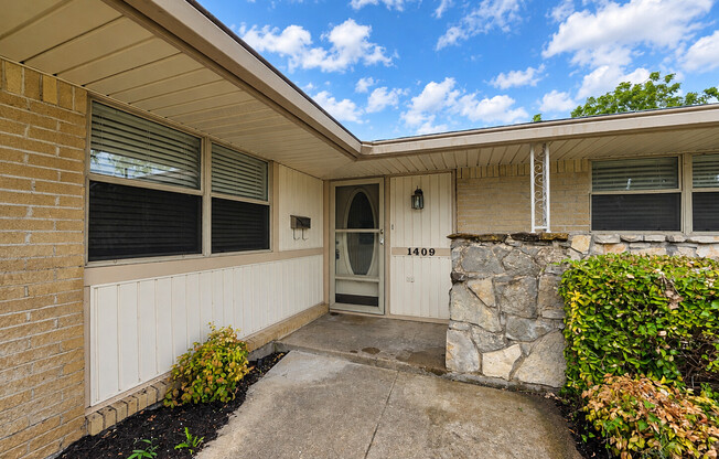 1409 SHERRYE DR