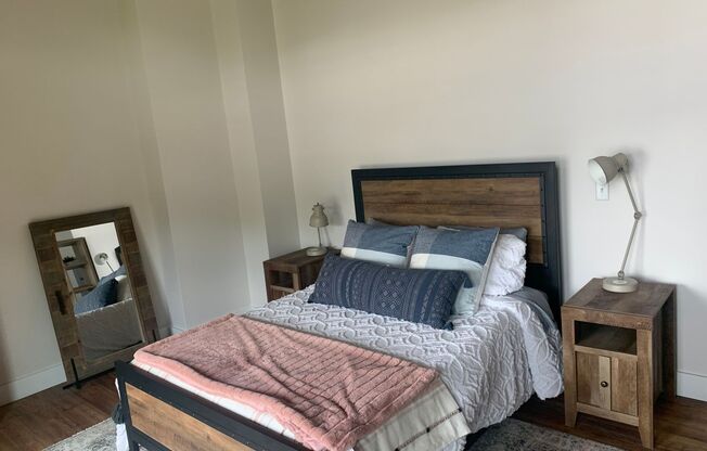 Studio, 1 bath, 1,068 sqft, $2,108, Unit 401