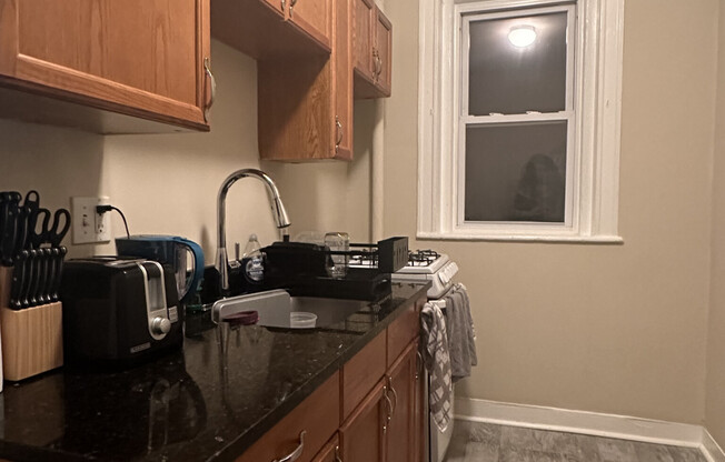 1 bed, 1 bath, $2,800, Unit 14