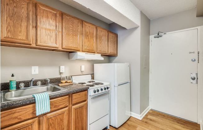 Classic studio kitchen (staged) at Palisades, Washington