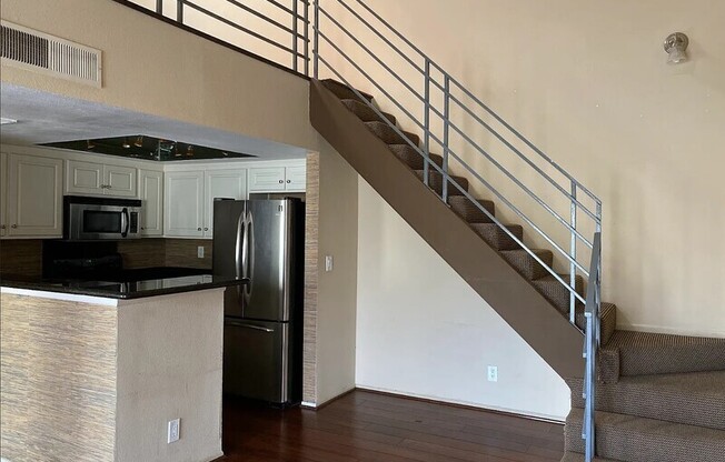 64 N Mar Vista Ave