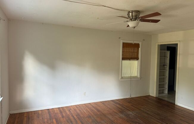 3 beds, 1 bath, $1,300