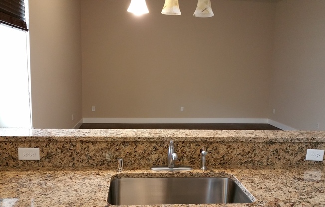 1 bed, 1 bath, $1,025, Unit 105