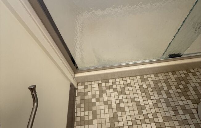 Studio, 1 bath, 500 sqft, $625, Unit 1024 SUNSET #04