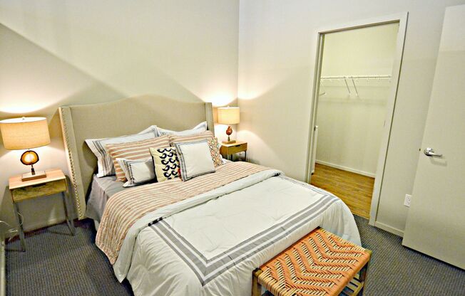 1 bed, 1 bath, 678 sqft, $1,240, Unit 216