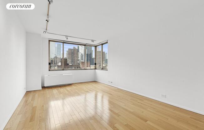 1 bed, 1 bath, 640 sqft, $4,200, Unit 8D