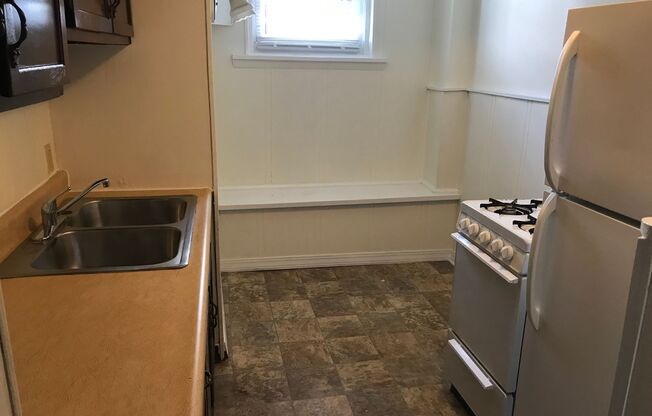 1 bed, 1 bath, $675, Unit 1A - 1