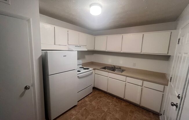 1 bed, 1 bath, 750 sqft, $1,025, Unit I-69