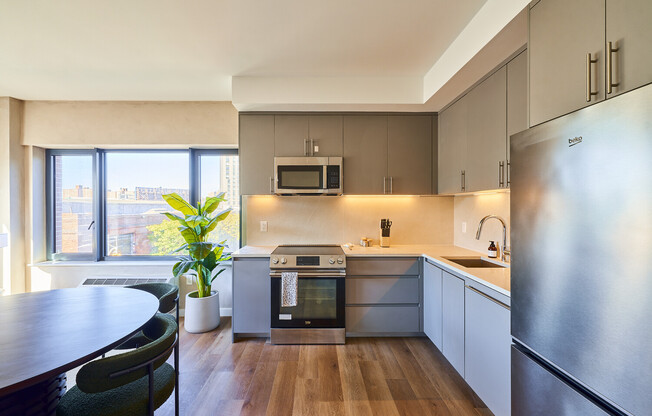 2 beds, 2 baths, $3,664, Unit 4ZA