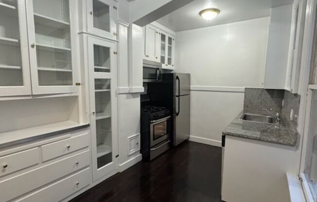 1 bed, 1 bath, $2,995, Unit 203