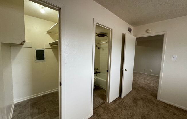 1 bed, 1 bath, 406 sqft, $525, Unit Apt 14