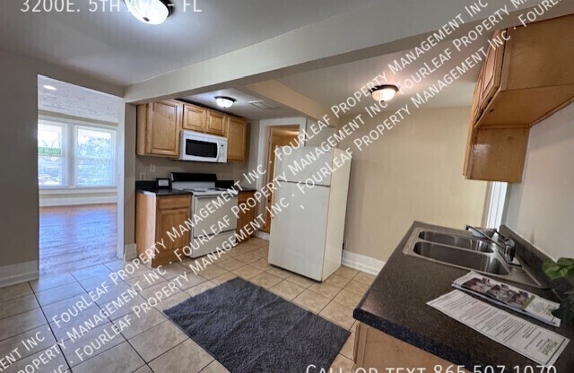 3200 E 5 AVE
