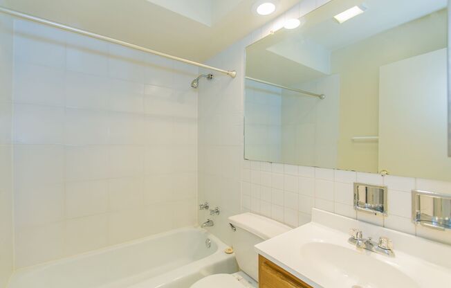 1 bed, 1 bath, 700 sqft, $1,695, Unit 428