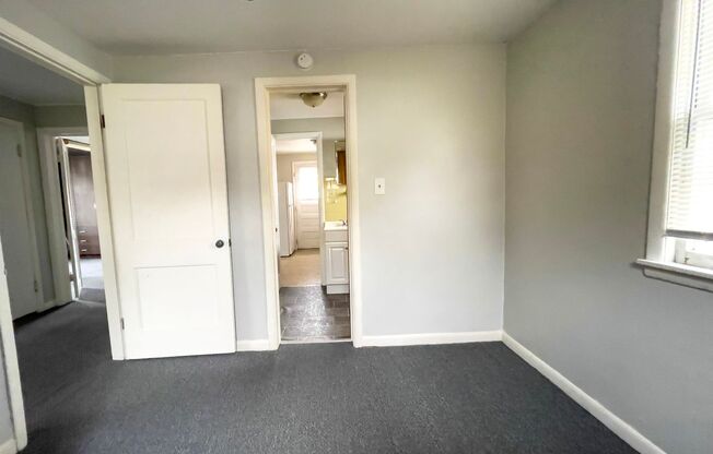 2 beds, 1 bath, 816 sqft, $1,050, Unit 2525 (House)