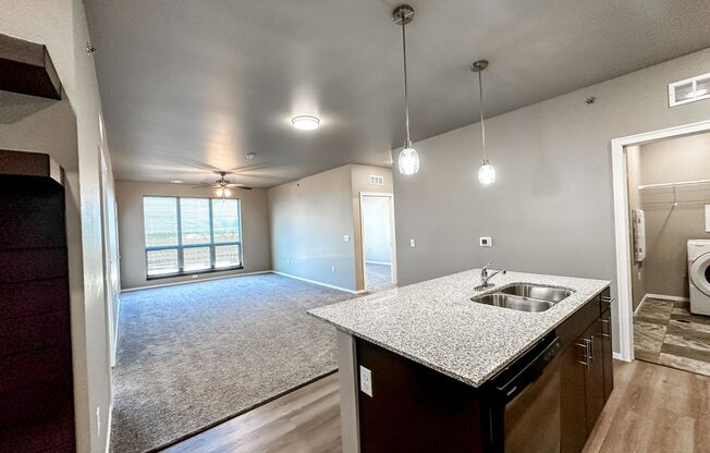2 beds, 1 bath, 1,070 sqft, $1,445, Unit Bldg 4 Apt 4216