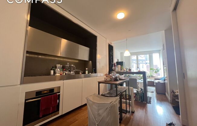 1 bed, 1 bath, 832 sqft, $4,800, Unit 11C