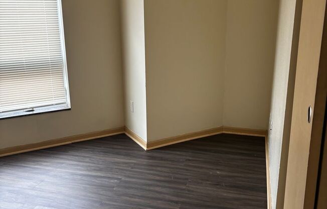 2 beds, 1 bath, 1,080 sqft, $999, Unit PHV - 306