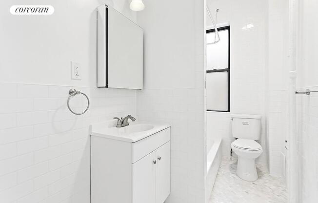 530 W 123 ST