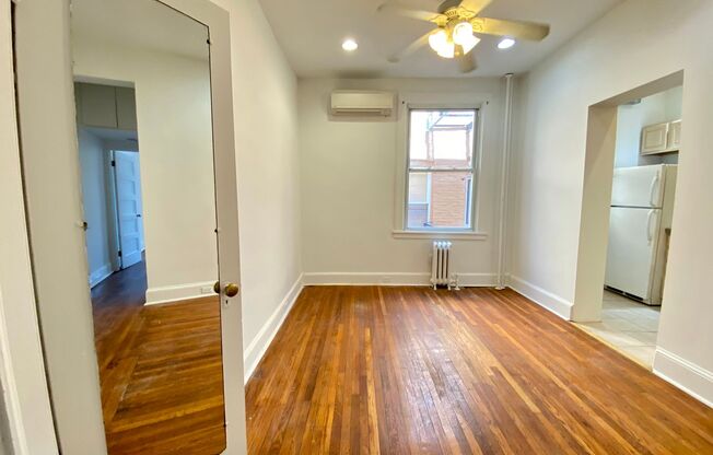 2 beds, 1 bath, 1,000 sqft, $1,948, Unit 3035 N. Calvert St. C4