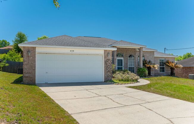 Immaculate 4 Bedroom in South Crestview!