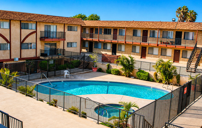 London Arms -14100-14030 CHADRON AVE