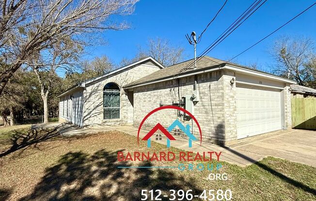 Available Now: 3 Bedroom, 2 Bath Stand Alone Home