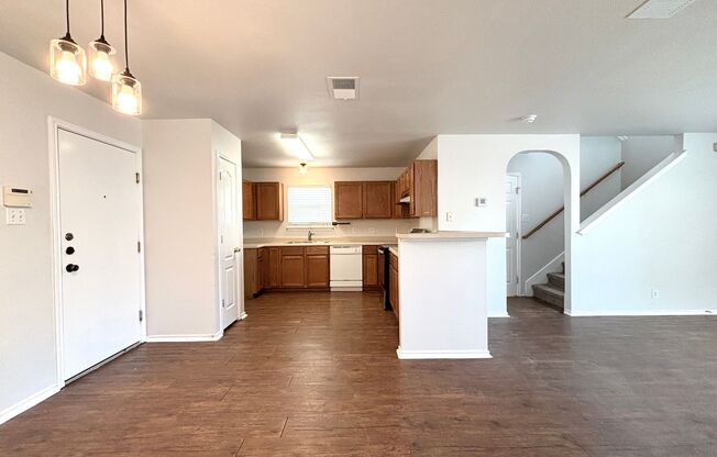 Beautiful home in the desirable Gardens at Woodlake community!