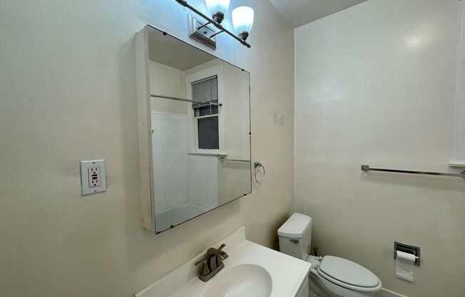 1 bed, 1 bath, $2,995, Unit 08