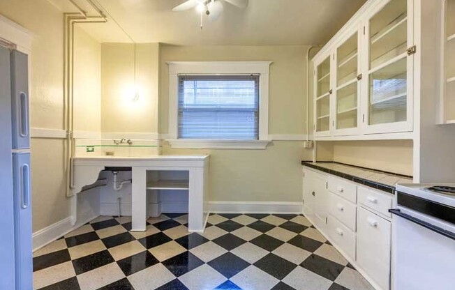ST. FRANCIS APARTMENTS (SCHP02)