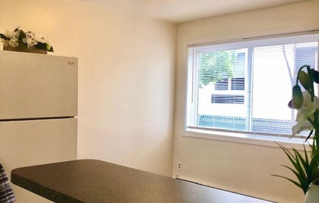 2 beds, 1 bath, 950 sqft, $1,575, Unit 1A