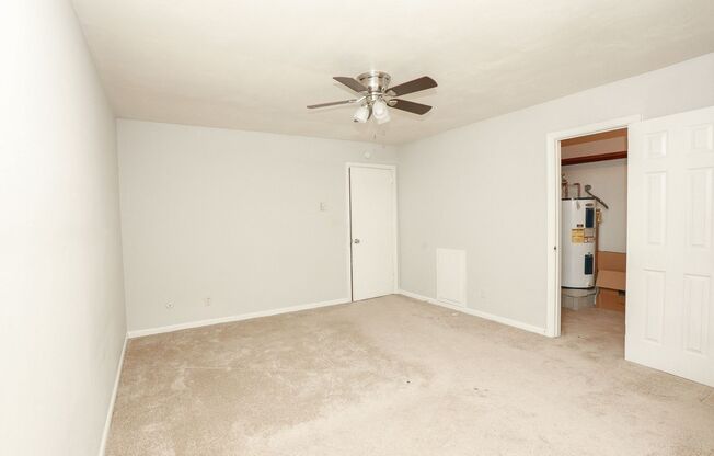 1 bed, 1 bath, 698 sqft, $1,150, Unit C2