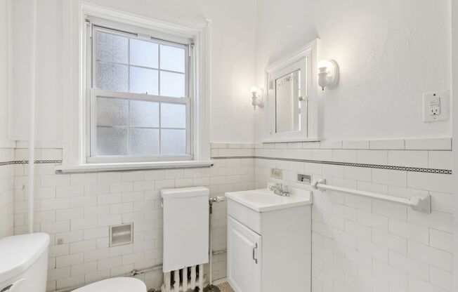 Studio, 1 bath, 308 sqft, $1,175, Unit Bayard Manor 202