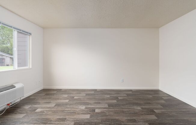 2 beds, 1 bath, 850 sqft, $1,550, Unit 750