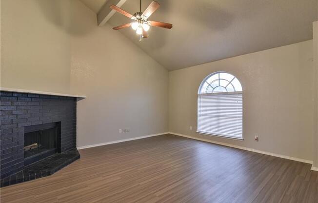 4 beds, 3 baths, 2,056 sqft, $2,795