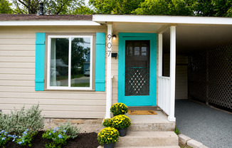 2 bedroom North Loop Bungalow