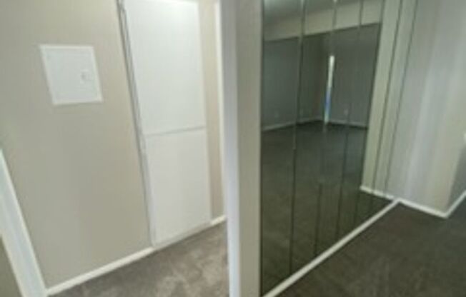 2 beds, 1 bath, 1,105 sqft, $875, Unit 2703-304