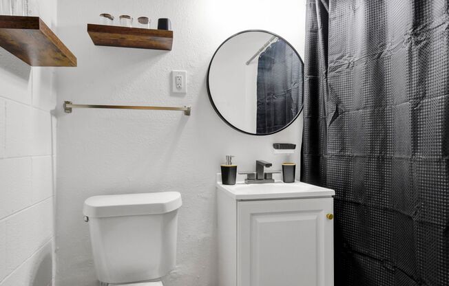 2 beds, 1 bath, 664 sqft, $1,199, Unit 1801 S Cascade Ave. - Unit I