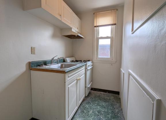 41 W BELLECREST