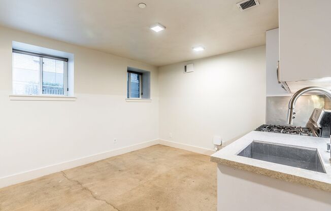 Studio, 1 bath, 287 sqft, $1,235, Unit 120