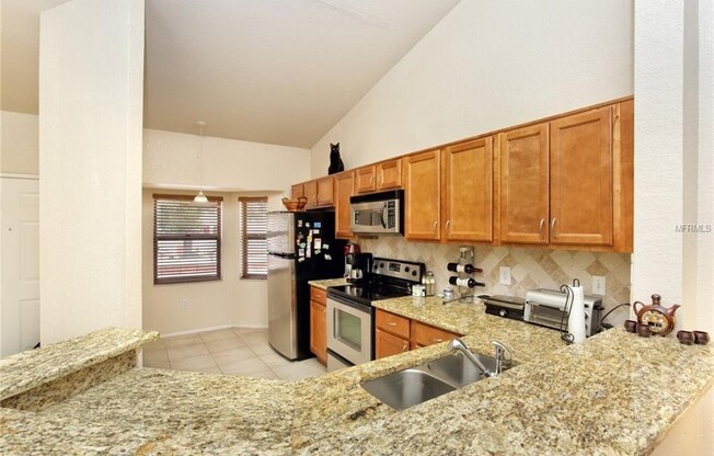Dr Phillips 2 bedroom 2 bath with 1 car garage