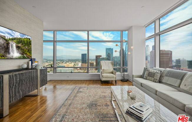 2 beds, 3 baths, 1,700 sqft, $9,500, Unit 37K