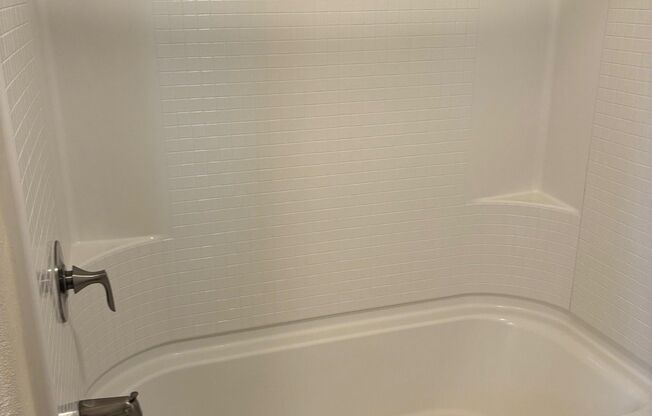 2 beds, 2 baths, 1,064 sqft, $2,271, Unit 1663 - 301