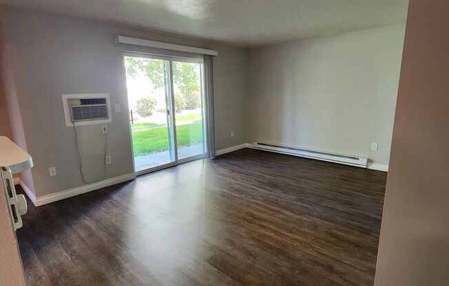 2 beds, 1 bath, 914 sqft, $1,345, Unit G-80