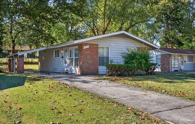 3 Bedroom Ranch Style Home In Dellwood