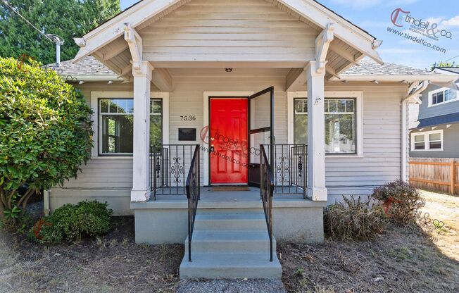 Charming 2-Bedroom Home with 2 -Bonus Rooms in Historic St. Johns!