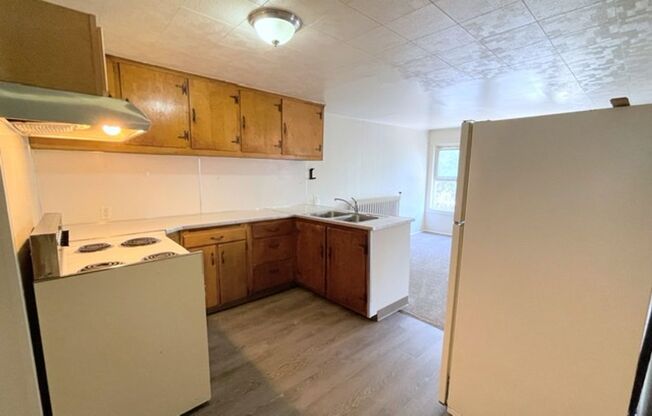 1 bed, 1 bath, $1,095, Unit 6