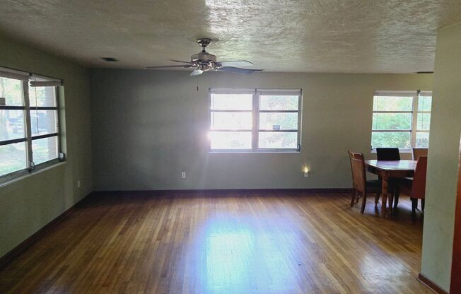 3BR/2BA close to the University of Florida and more!